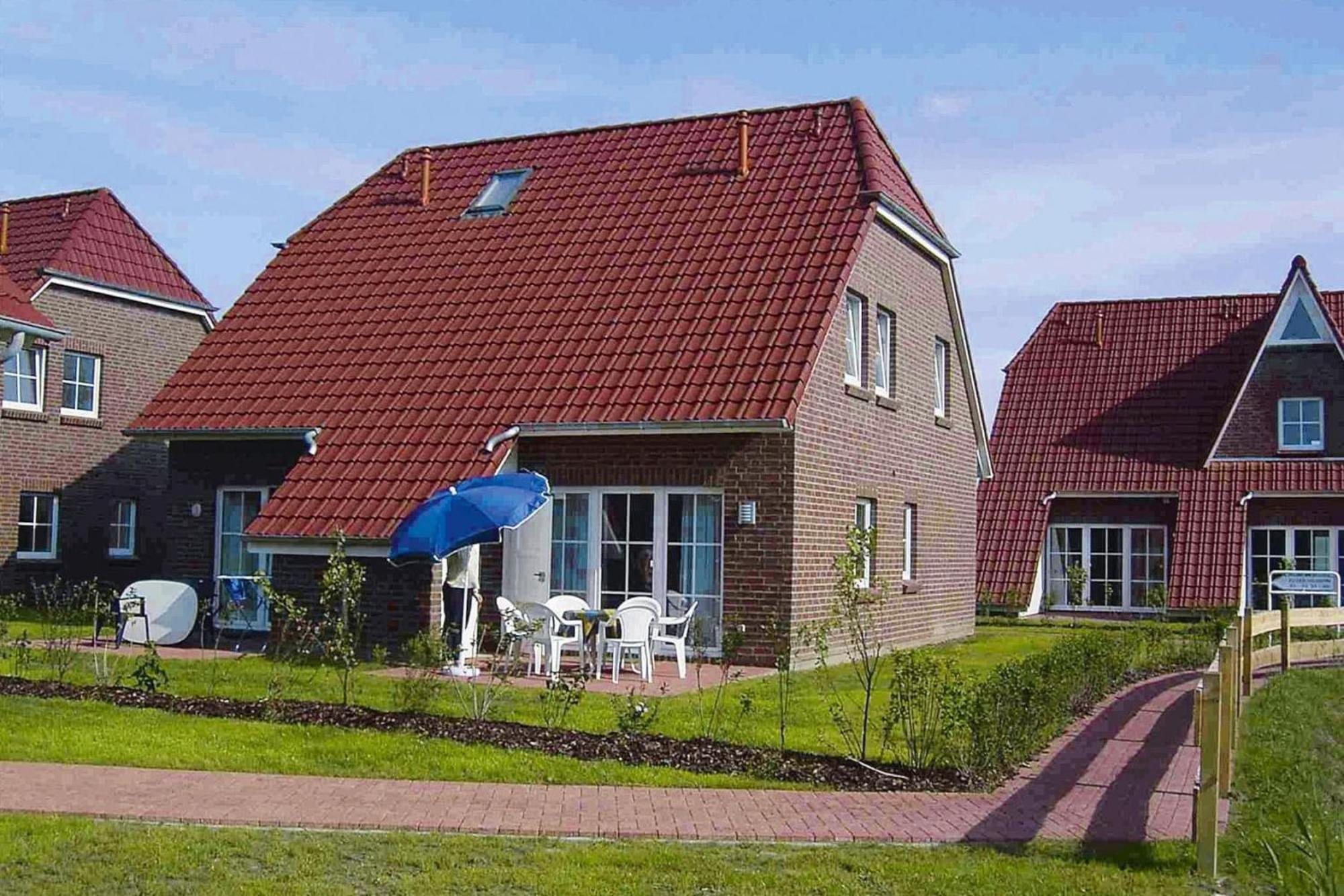 Apartment In Burhave With A Shared Pool Bagian luar foto