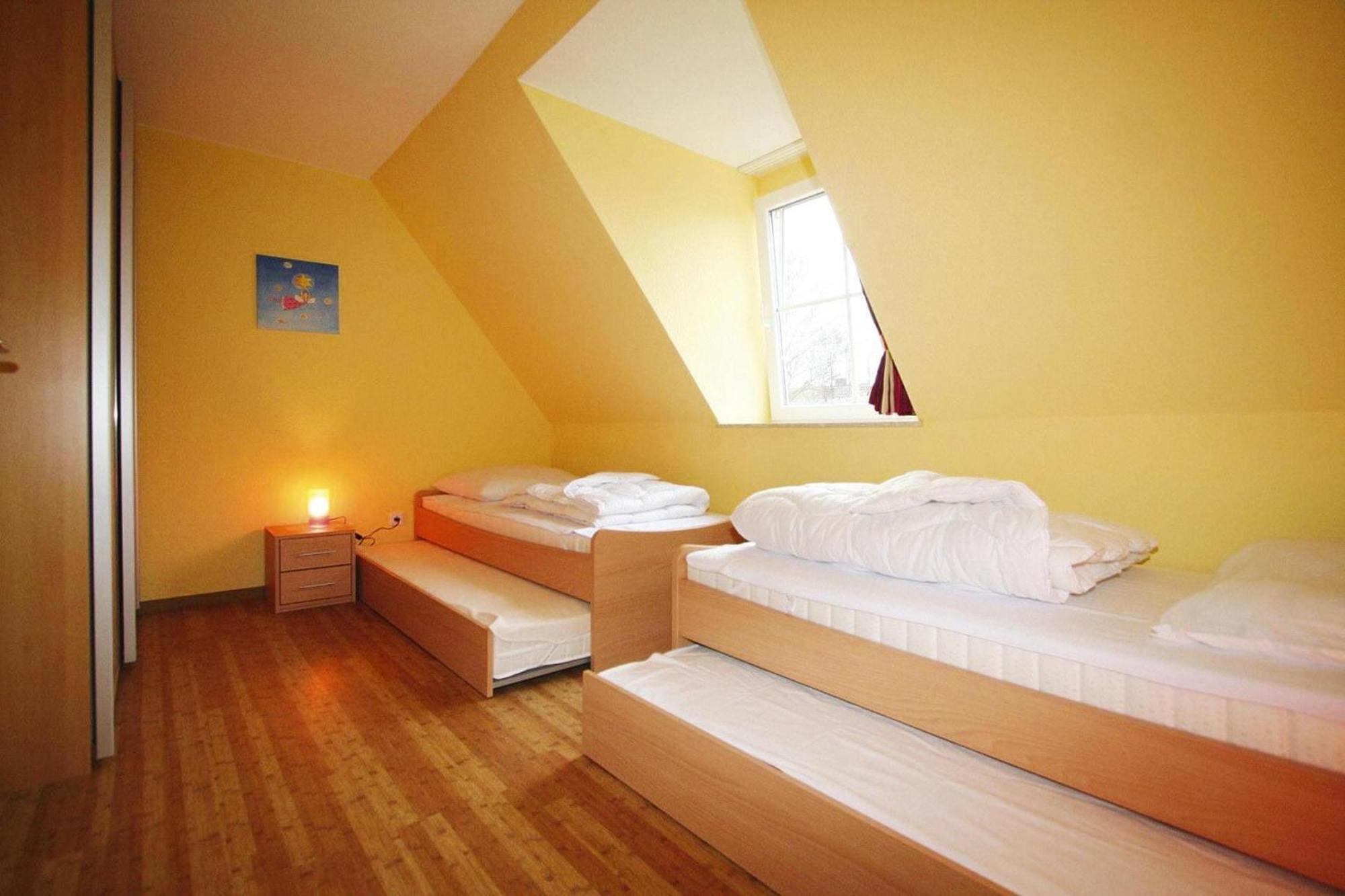Apartment In Burhave With A Shared Pool Bagian luar foto